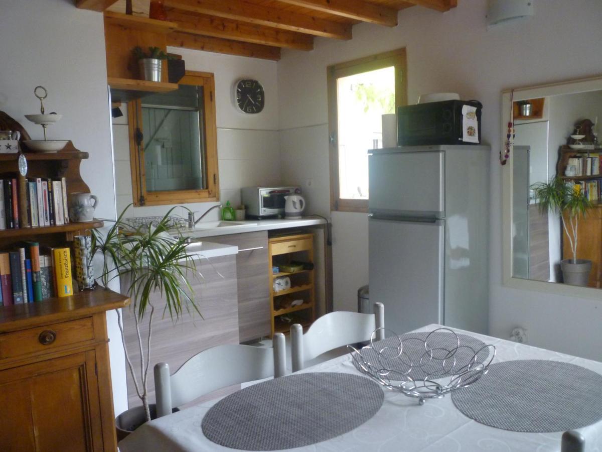 La Petite Maison Vaugines Bagian luar foto